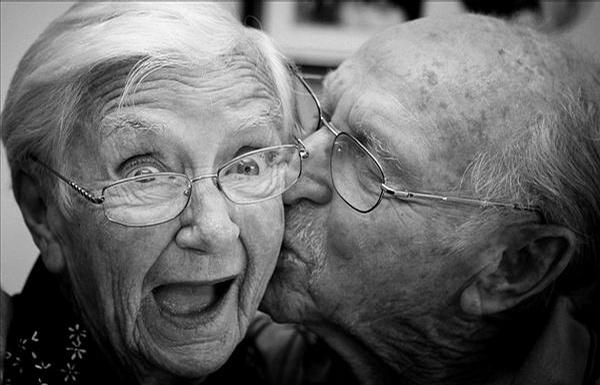 nice kiss 01.jpg
