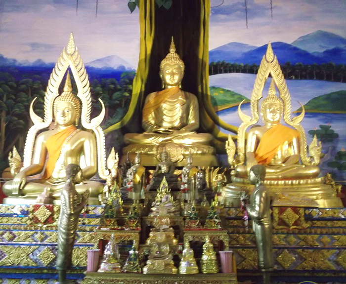 พระประธานในอุโบสถ วัดวังน้ำขาว.jpg