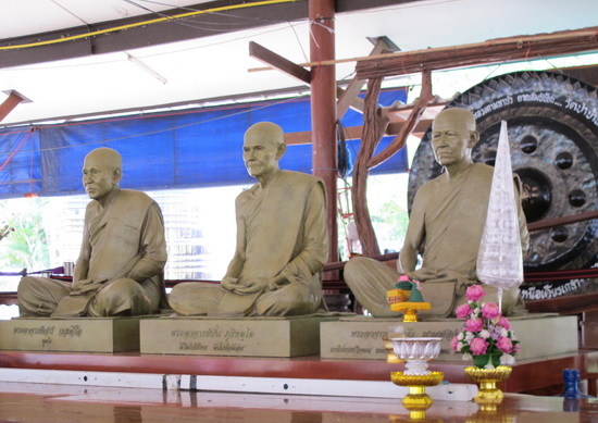 วัดป่าบ้านตาด อุดรธานี.jpg