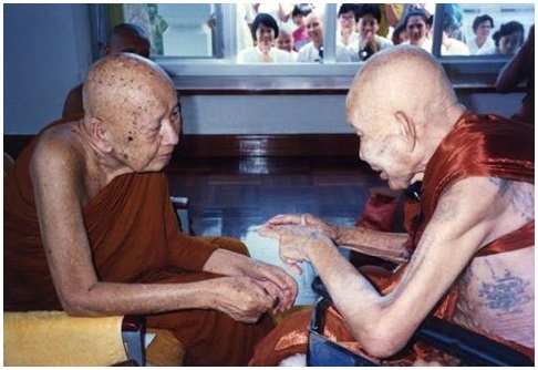 หลวงปู่เทสก์ เทสรังสี.jpg