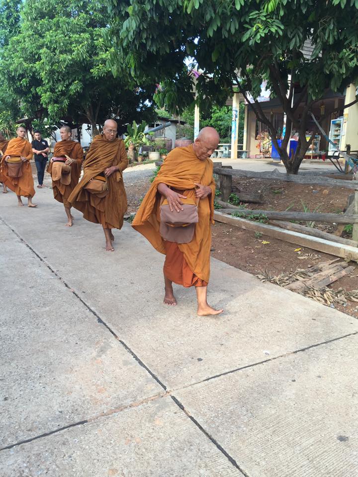 หลวงปู่บุญมา๑๑.jpg