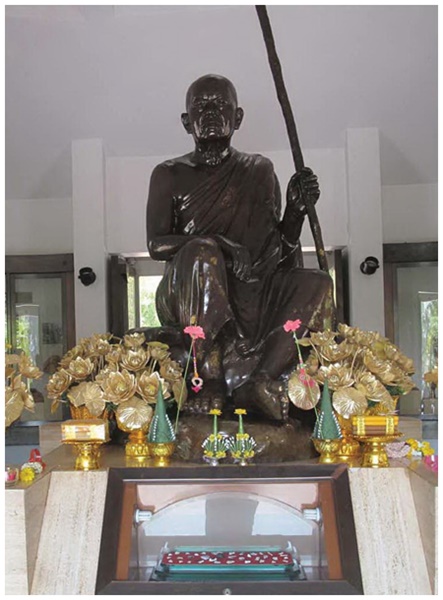 พระอาจารย์ฝั้น__อาจาโร3_Page_1.jpg
