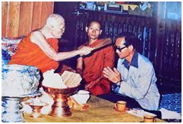 หลวงปู่แหวน สุจิญโณ(8).jpg