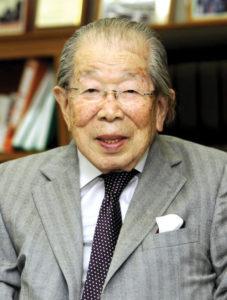 Shigeaki-Hinohara-Japans-centenarian-doctor-dies-at-105_2-227x300.jpg